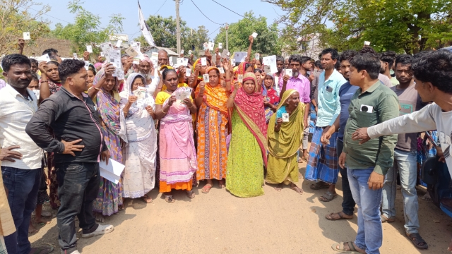 103 Names, Including 98 Year Old Woman, Dropped in Rajnagar’s Kanmora Village; Boycott Call Issued 103 Names, Including 98 Year Old Woman, Dropped in Rajnagar’s Kanmora Village; Boycott Call Issued